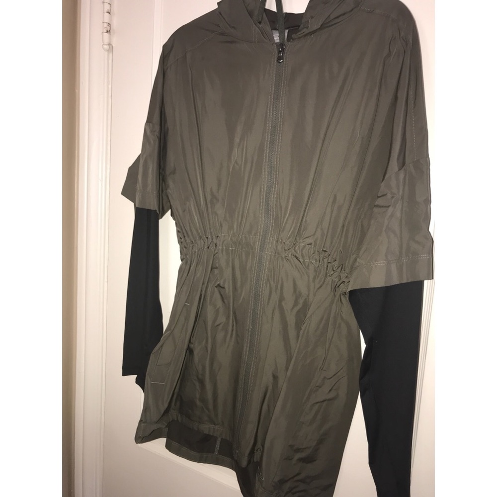 Champion hunter green workout jacket with sleeve